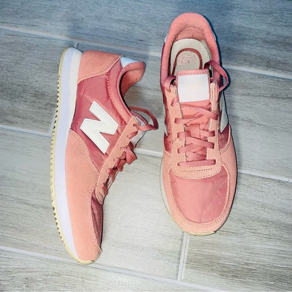 New Balance Shoes - NEW BALANCE  Classic Sneakers Retro Style WL220RA Pink & White SIZE 8.5